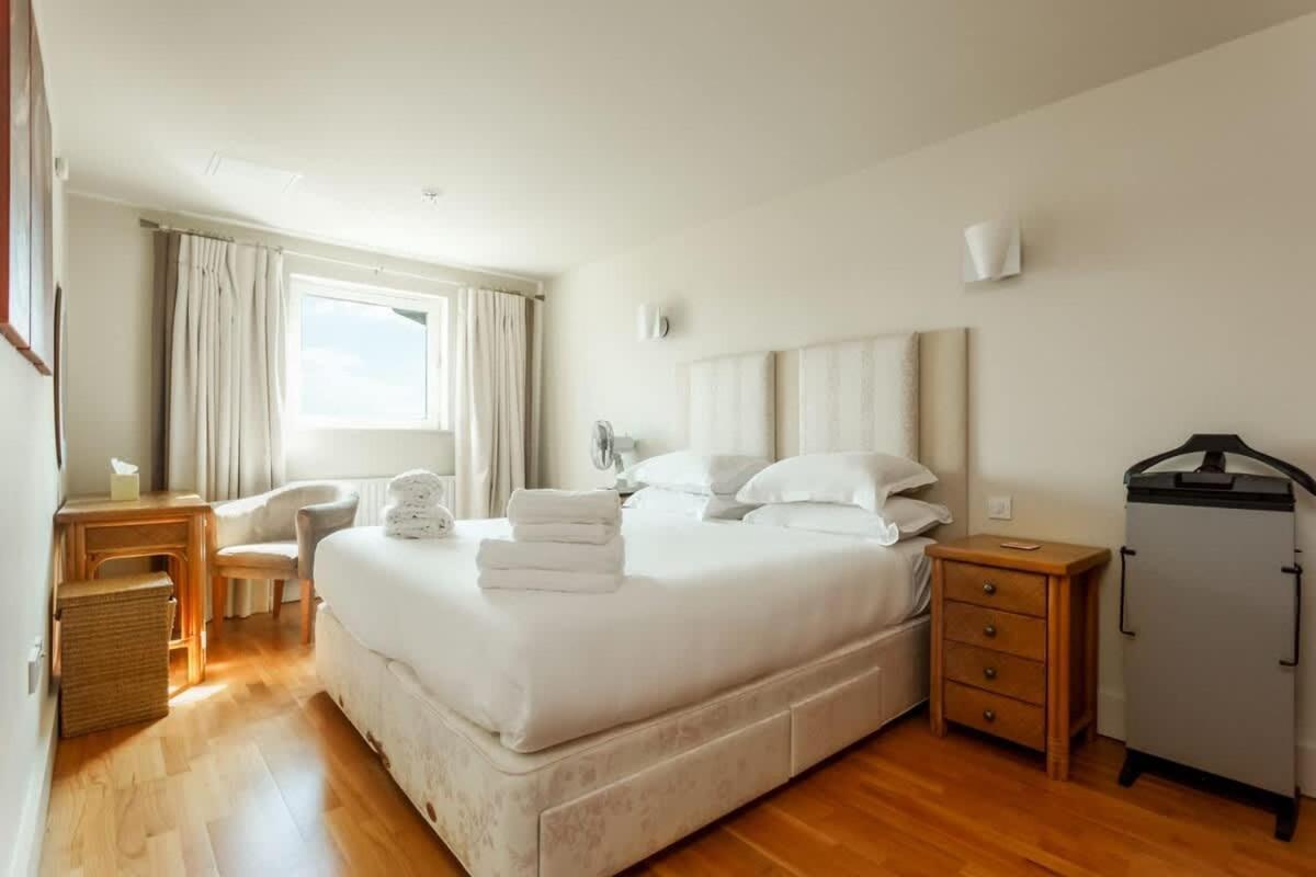 Crow'S Nest Villa Poole Kültér fotó